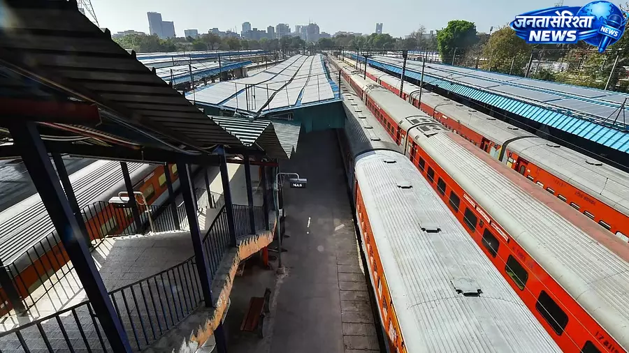 Bihar : कर्मचारियों को हर 3 महीने परिवार संग पर्यटन स्थलों का दौरा अनिवार्य Bihar : कर्मचारियों को हर 3 महीने परिवार संग पर्यटन स्थलों का दौरा अनिवार्य