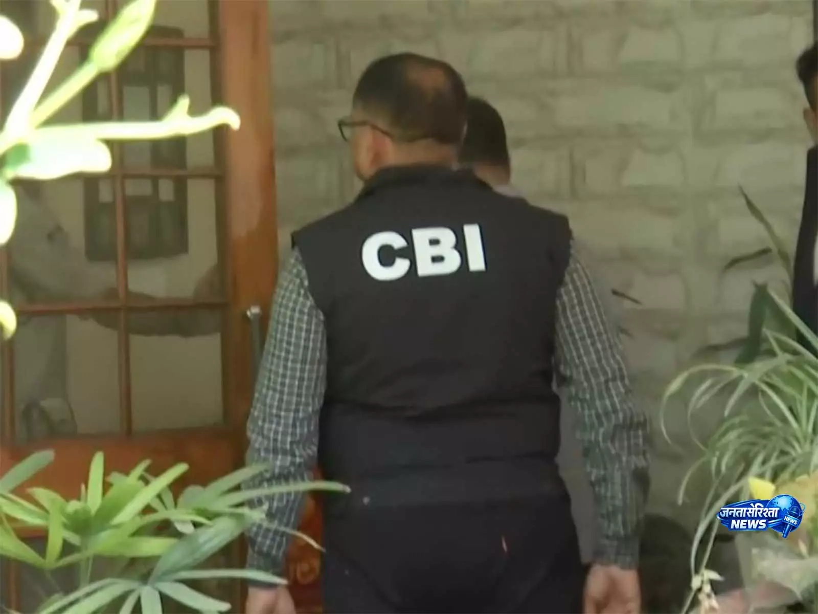त्विशा शर्मा मौत मामला: CBI टीम मुख्य आरोपी समर्थ सिंह के आवास पर पहुंची त्विशा शर्मा मौत मामला: CBI टीम मुख्य आरोपी समर्थ सिंह के आवास पर पहुंची