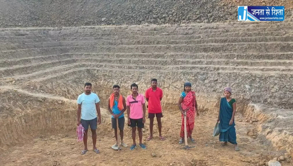 डबरी निर्माण से संवर रही मनेंद्रगढ़ के गांवों की तकदीर डबरी निर्माण से संवर रही मनेंद्रगढ़ के गांवों की तकदीर