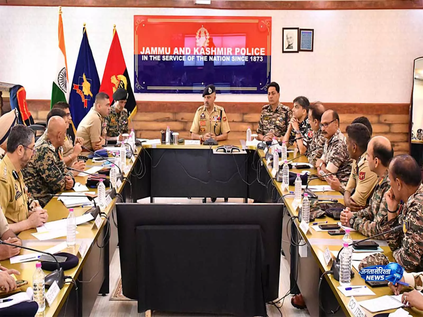 J-K DGP ने आगामी ईद-उल-अज़हा और श्री अमरनाथ जी यात्रा-2026 के लिए सुरक्षा व्यवस्था की समीक्षा की J-K DGP ने आगामी ईद-उल-अज़हा और श्री अमरनाथ जी यात्रा-2026 के लिए सुरक्षा व्यवस्था की समीक्षा की