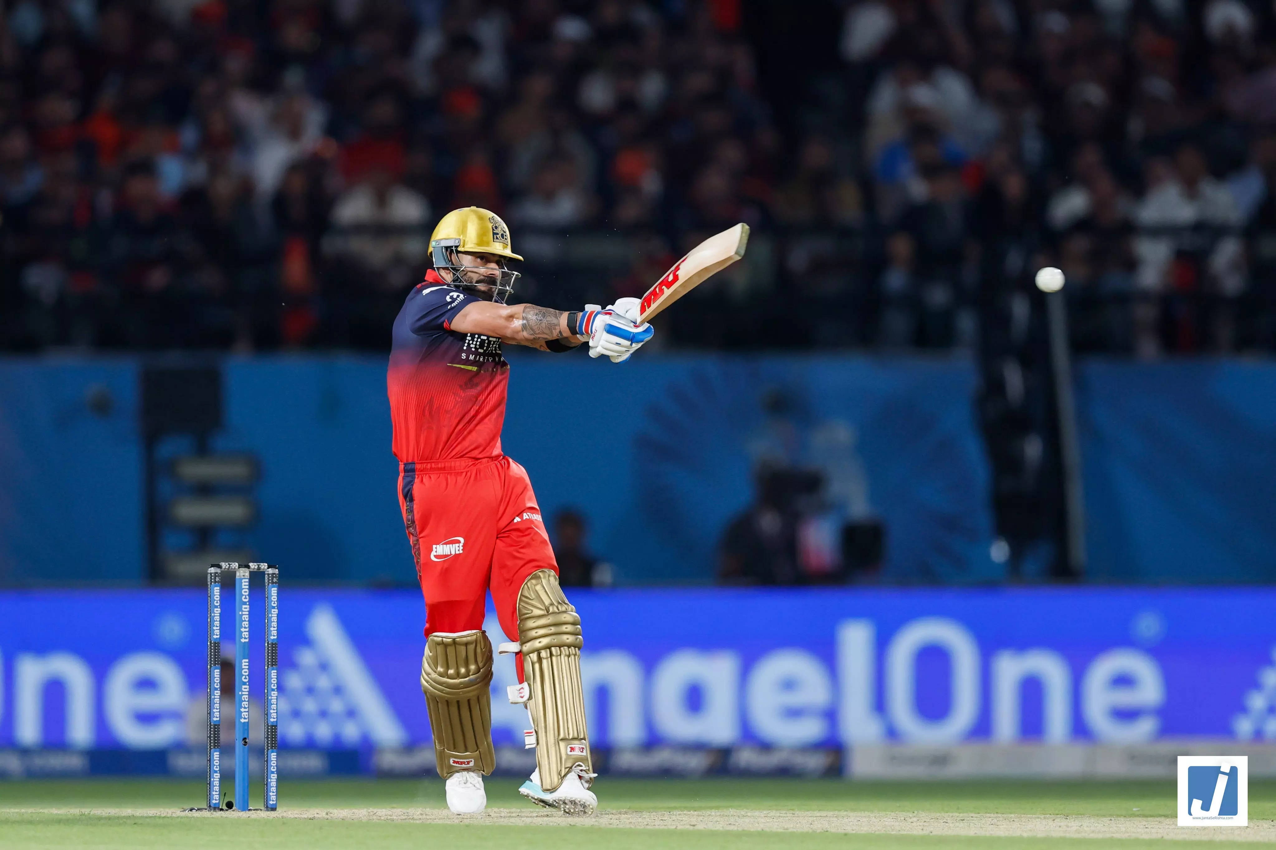 Qualifier 1 RCB की तूफानी शुरुआत, पावरप्ले में बनाए 76/1 Qualifier 1 RCB की तूफानी शुरुआत, पावरप्ले में बनाए 76/1