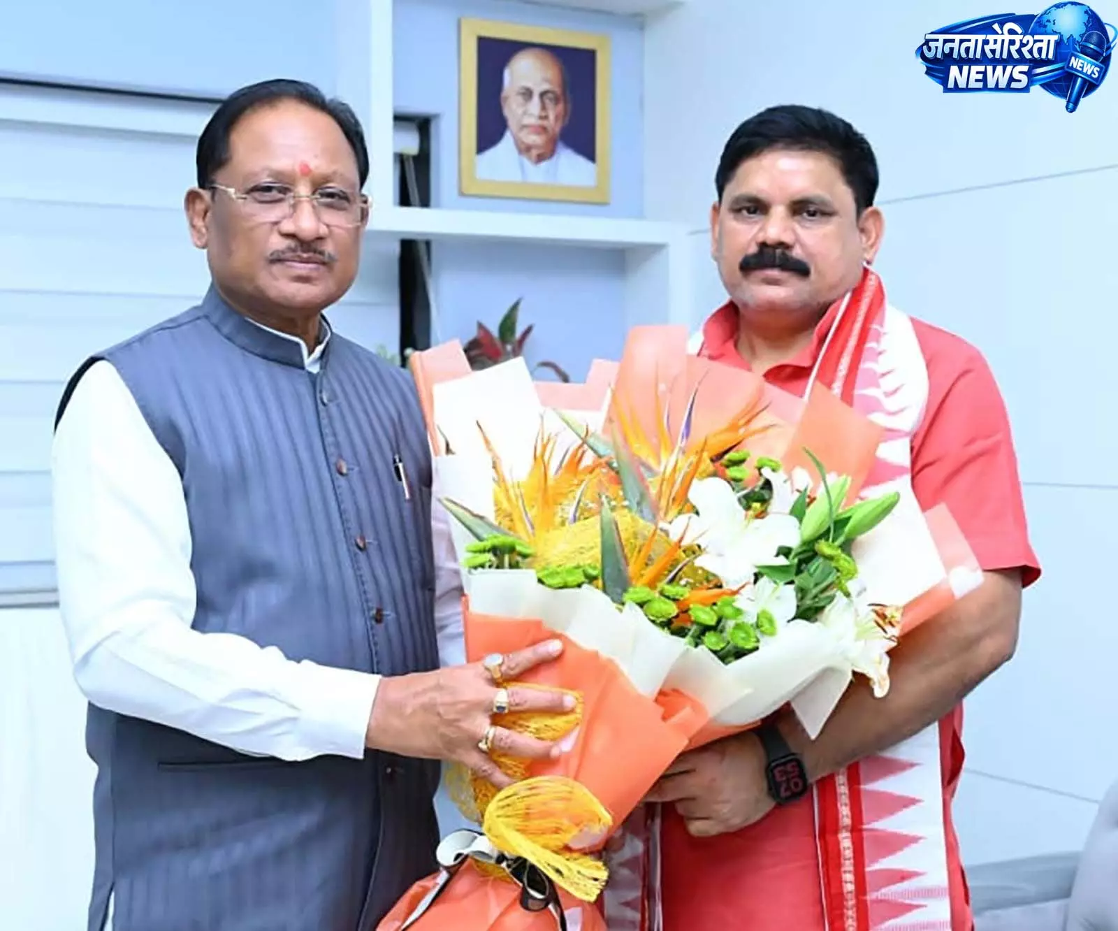 CM साय से केंद्रीय कोयला एवं खान राज्यमंत्री सतीश चंद्र दुबे ने की सौजन्य मुलाकात CM साय से केंद्रीय कोयला एवं खान राज्यमंत्री सतीश चंद्र दुबे ने की सौजन्य मुलाकात