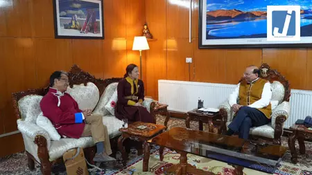 लद्दाख के उपराज्यपाल और सोनम वांगचुक के बीच बैठक, विकास और संवाद बनाए रखने पर सहमति लद्दाख के उपराज्यपाल और सोनम वांगचुक के बीच बैठक, विकास और संवाद बनाए रखने पर सहमति
