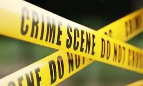 महीनों बाद गाँव लौटा कारीगर, पत्नी को देख लिया लड़के की साथ, किया मर्डर महीनों बाद गाँव लौटा कारीगर, पत्नी को देख लिया लड़के की साथ, किया मर्डर