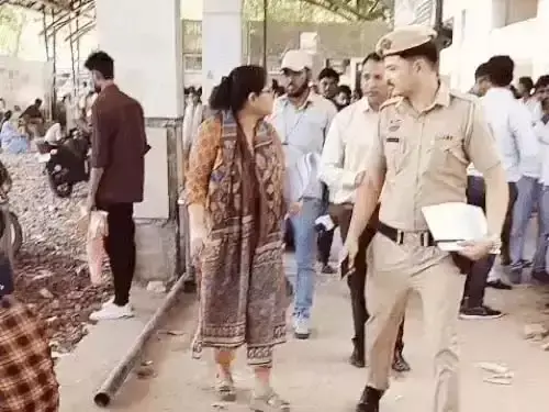 Faridabad: बीके अस्पताल का एडीसी ने लिया जायजा, व्यवस्थाओं की जांच Faridabad: बीके अस्पताल का एडीसी ने लिया जायजा, व्यवस्थाओं की जांच