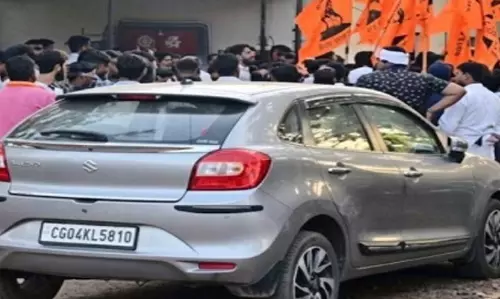 फेक मैरिज पार्टी को लेकर हंगामा, रिसॉर्ट को सील करने की तैयारी फेक मैरिज पार्टी को लेकर हंगामा, रिसॉर्ट को सील करने की तैयारी
