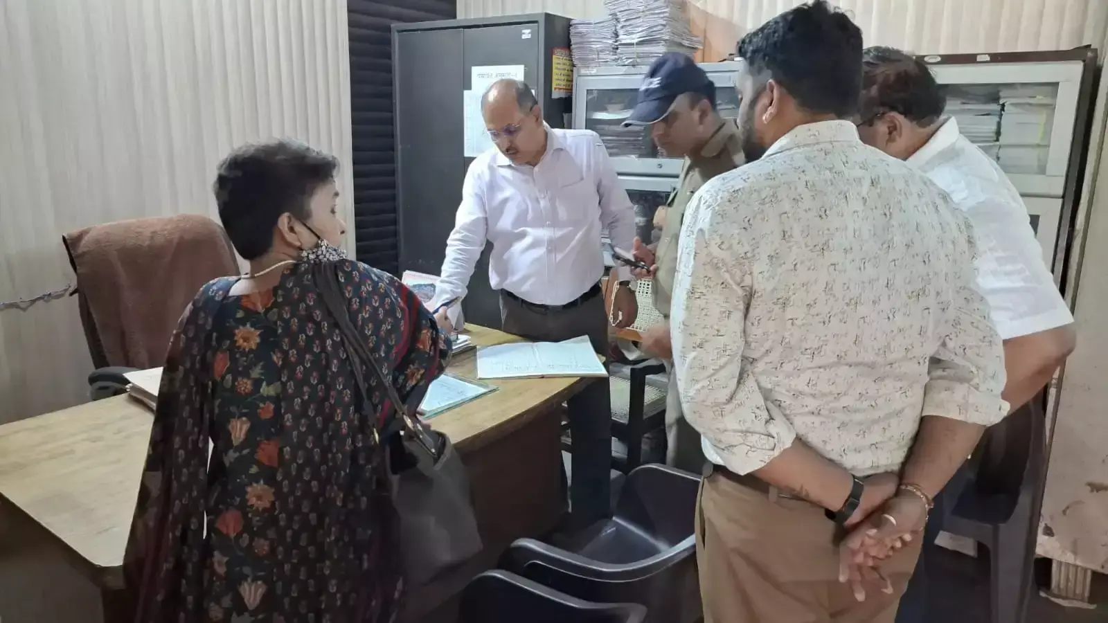 Haridwar: अधिकारी के गैरहाजिर रहने पर वेतन रोकने के निर्देश जारी Haridwar: अधिकारी के गैरहाजिर रहने पर वेतन रोकने के निर्देश जारी