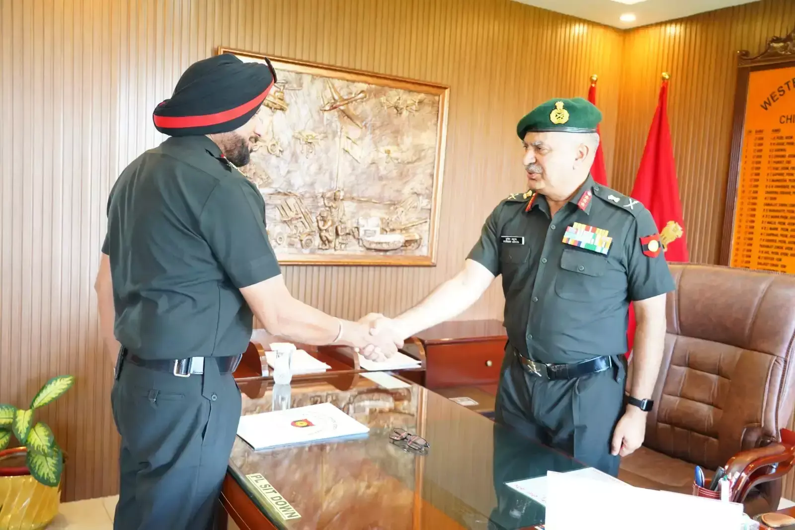 Chandigarh: पश्चिमी कमान में लेफ्टिनेंट जनरल हरजीत सिंह साही ने कार्यभार संभाला Chandigarh: पश्चिमी कमान में लेफ्टिनेंट जनरल हरजीत सिंह साही ने कार्यभार संभाला