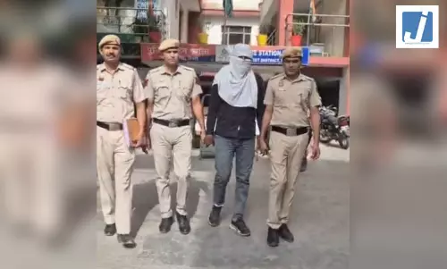 पुलिस ने कुख्यात अपराधी को किया गिरफ्तार, 40 से ज्यादा मामलों में है आरोपी पुलिस ने कुख्यात अपराधी को किया गिरफ्तार, 40 से ज्यादा मामलों में है आरोपी