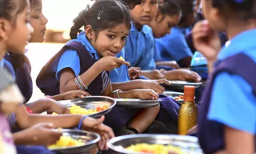Mumbai: मिड-डे मील मामले में जांच तेज, सरकार ने गठित की कमेटी