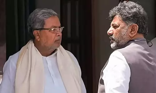 Karnataka कांग्रेस में नेतृत्व विवाद तेज, हाईकमान की बैठक के बाद अटकलें बढ़ीं Karnataka कांग्रेस में नेतृत्व विवाद तेज, हाईकमान की बैठक के बाद अटकलें बढ़ीं
