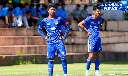 श्रेयस पाटिल की फुटबॉल यात्रा: दोस्तों के साथ शुरुआत से लेकर BFC अकादमी तक का सफर श्रेयस पाटिल की फुटबॉल यात्रा: दोस्तों के साथ शुरुआत से लेकर BFC अकादमी तक का सफर