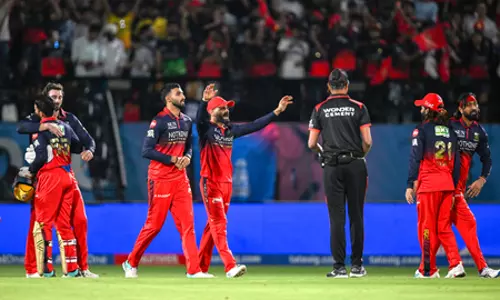 आईपीएल 2026 : इन दमदार रिकॉर्ड्स के साथ आरसीबी ने मारी खिताबी मुकाबले में एंट्री आईपीएल 2026 : इन दमदार रिकॉर्ड्स के साथ आरसीबी ने मारी खिताबी मुकाबले में एंट्री