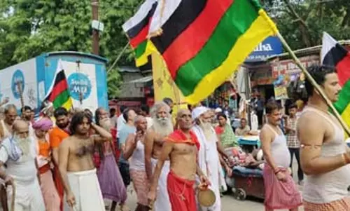 राजगीर मलमास मेले में पहला शाही स्नान, साधु-संत और श्रद्धालुओं ने लगाई आस्था की डुबकी