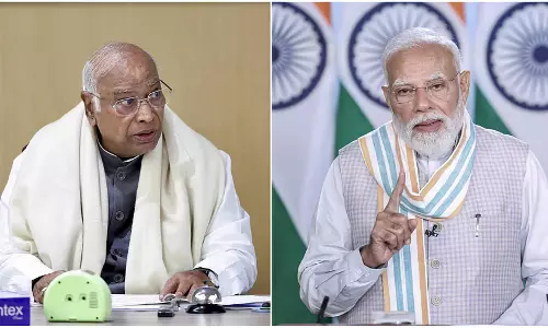 Kharge ने महंगाई को लेकर मोदी सरकार पर साधा निशाना, गर्मी पर अपील की आलोचना Kharge ने महंगाई को लेकर मोदी सरकार पर साधा निशाना, गर्मी पर अपील की आलोचना