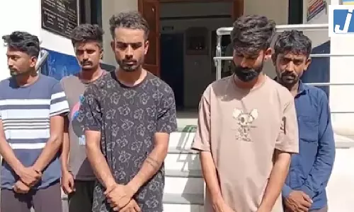 OMG! पति का शर्मनाक कारनामा, पत्नी पसंद नहीं आई तो ₹50 हजार में बेचा OMG! पति का शर्मनाक कारनामा, पत्नी पसंद नहीं आई तो ₹50 हजार में बेचा