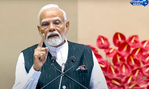भीषण गर्मी के बीच PM की अपील, सावधानी और एक-दूसरे का ध्यान रखने का संदेश भीषण गर्मी के बीच PM की अपील, सावधानी और एक-दूसरे का ध्यान रखने का संदेश