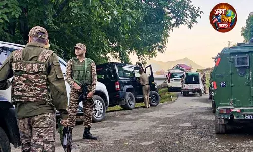 ऑपरेशन शेरूवाली: J-K के राजौरी में संदिग्ध ठिकानों पर फायरिंग शुरू ऑपरेशन शेरूवाली: J-K के राजौरी में संदिग्ध ठिकानों पर फायरिंग शुरू