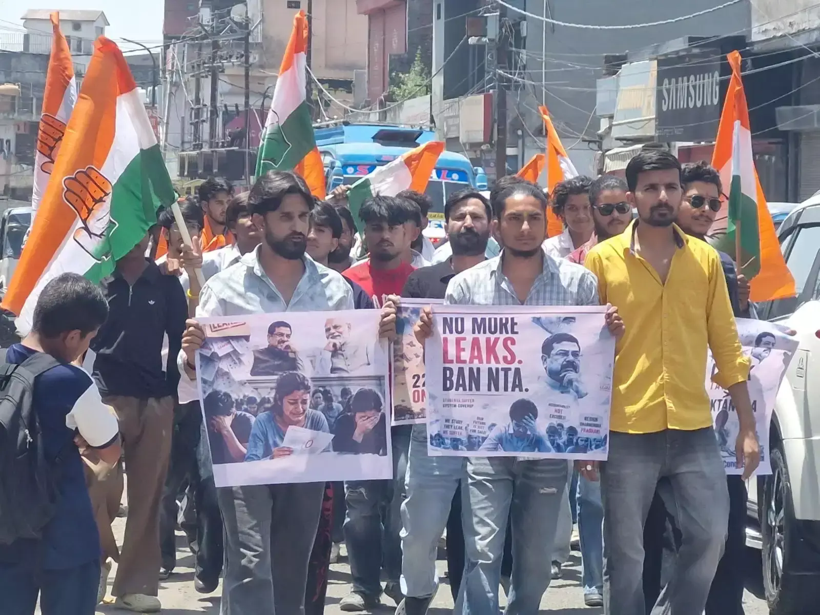 Kathua: पेपर लीक मामले पर यूथ कांग्रेस का विरोध प्रदर्शन Kathua: पेपर लीक मामले पर यूथ कांग्रेस का विरोध प्रदर्शन