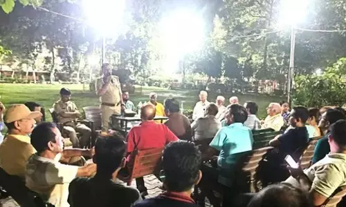 Shalimar गार्डन में पुलिस-लोगों की बैठक, कुर्बानी और साफ-सफाई को लेकर दिए गए निर्देश Shalimar गार्डन में पुलिस-लोगों की बैठक, कुर्बानी और साफ-सफाई को लेकर दिए गए निर्देश