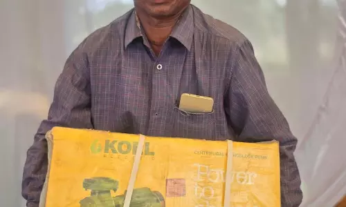 सुशासन तिहार से किसानों को मिली राहत, 75 प्रतिशत अनुदान पर मिला विद्युत पंप सुशासन तिहार से किसानों को मिली राहत, 75 प्रतिशत अनुदान पर मिला विद्युत पंप