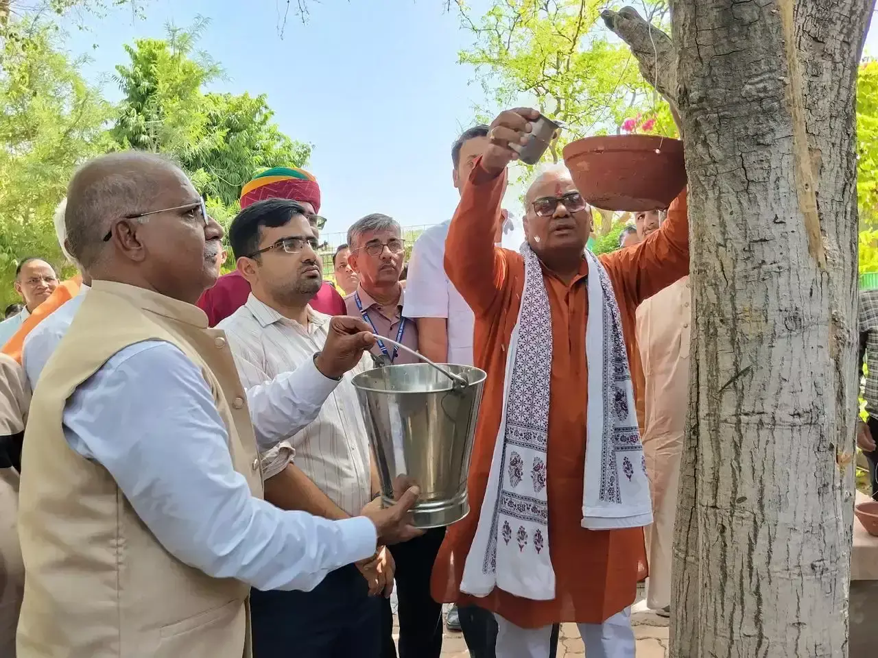 Jodhpur: जल, जंगल और गौ संरक्षण पर शिक्षा मंत्री का जोर, जनता की भागीदारी जरूरी Jodhpur: जल, जंगल और गौ संरक्षण पर शिक्षा मंत्री का जोर, जनता की भागीदारी जरूरी