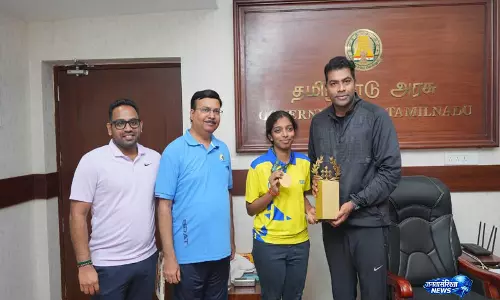 तमिलनाडु के खेल मंत्री ने शतरंज GM R Vaishali को 10 लाख रुपये की दी सहायता तमिलनाडु के खेल मंत्री ने शतरंज GM R Vaishali को 10 लाख रुपये की दी सहायता