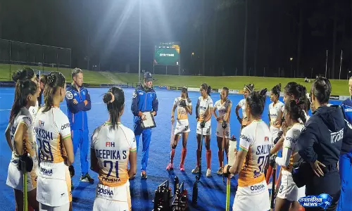 भारतीय महिला हॉकी टीम ने फ्रेंडली सीरीज़ का दूसरा मैच शूटआउट में Australia को हराकर जीता भारतीय महिला हॉकी टीम ने फ्रेंडली सीरीज़ का दूसरा मैच शूटआउट में Australia को हराकर जीता
