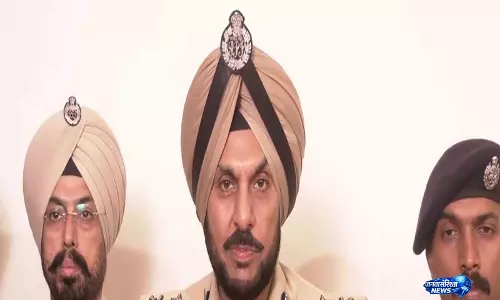 पंजाब पुलिस ने Amritsar में सीमा पार हथियार तस्करी के नेटवर्क का भंडाफोड़ किया, 5 गिरफ्तार पंजाब पुलिस ने Amritsar में सीमा पार हथियार तस्करी के नेटवर्क का भंडाफोड़ किया, 5 गिरफ्तार