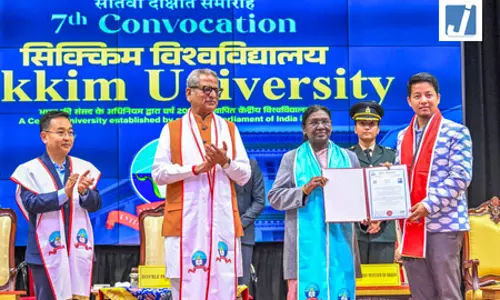 सिक्किम राष्ट्रीय समय सीमा से पहले पूर्ण साक्षर राज्य बना, राष्ट्रपति मुर्मु ने दी बधाई सिक्किम राष्ट्रीय समय सीमा से पहले पूर्ण साक्षर राज्य बना, राष्ट्रपति मुर्मु ने दी बधाई