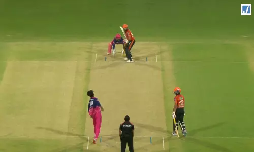 IPL 2026: RR के खिलाफ SRH की लड़खड़ाती शुरुआत, 10.5 ओवर में 6 विकेट गिरने के बाद संघर्ष जारी