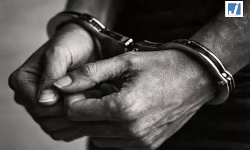 पुलिस ने अवैध रूप से रहने के आरोप में तीन बांग्लादेशियों को गिरफ्तार किया