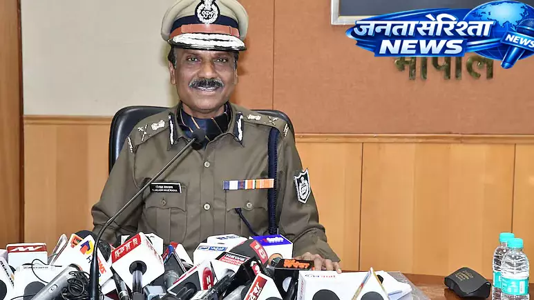 MP DGP ने 617 कांस्टेबलों की परेड में पुलिसिंग सुधारों पर दिया जोर MP DGP ने 617 कांस्टेबलों की परेड में पुलिसिंग सुधारों पर दिया जोर