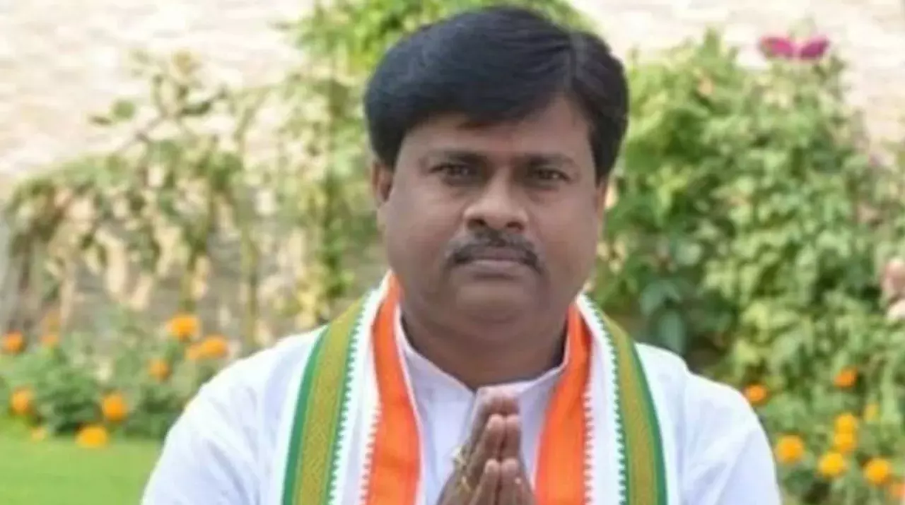 TMC विधायक पुरी से गिरफ्तार, धमकी और डराने-धमकाने के मामले में STF की कार्रवाई TMC विधायक पुरी से गिरफ्तार, धमकी और डराने-धमकाने के मामले में STF की कार्रवाई