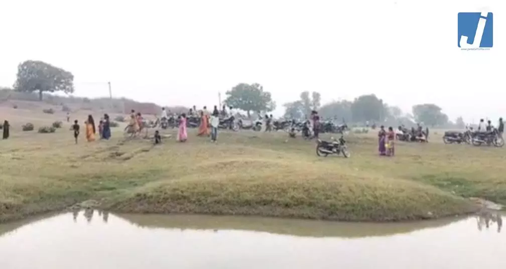 तालाब में डूबने से दो बच्चियों की मौत, गांव में पसरा मातम तालाब में डूबने से दो बच्चियों की मौत, गांव में पसरा मातम