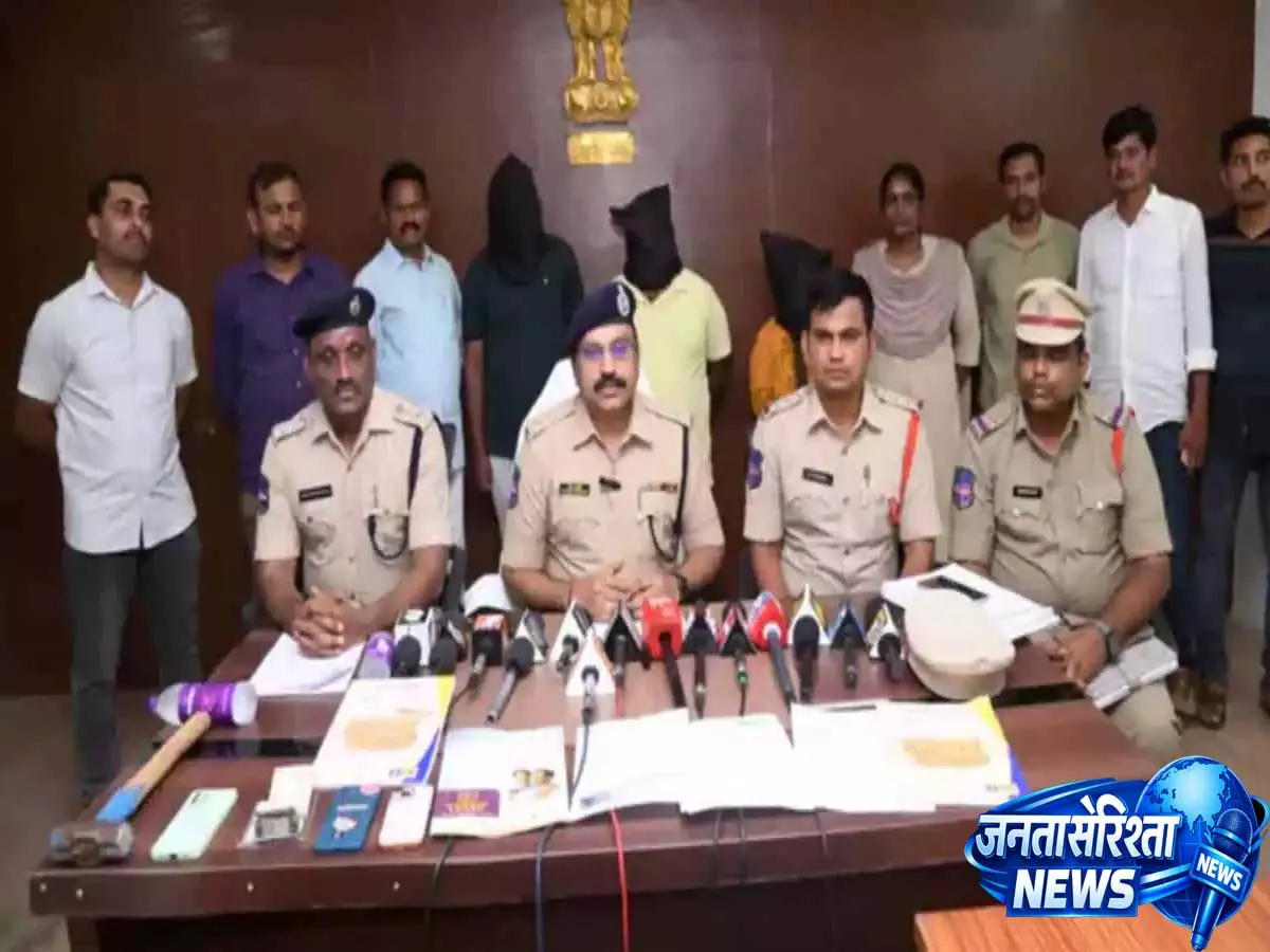 Telangana : पत्नी पर ₹2 करोड़ के बीमा क्लेम के लिए पति की हत्या की साजिश रचने का आरोप, पुलिस जांच जारी Telangana : पत्नी पर ₹2 करोड़ के बीमा क्लेम के लिए पति की हत्या की साजिश रचने का आरोप, पुलिस जांच जारी
