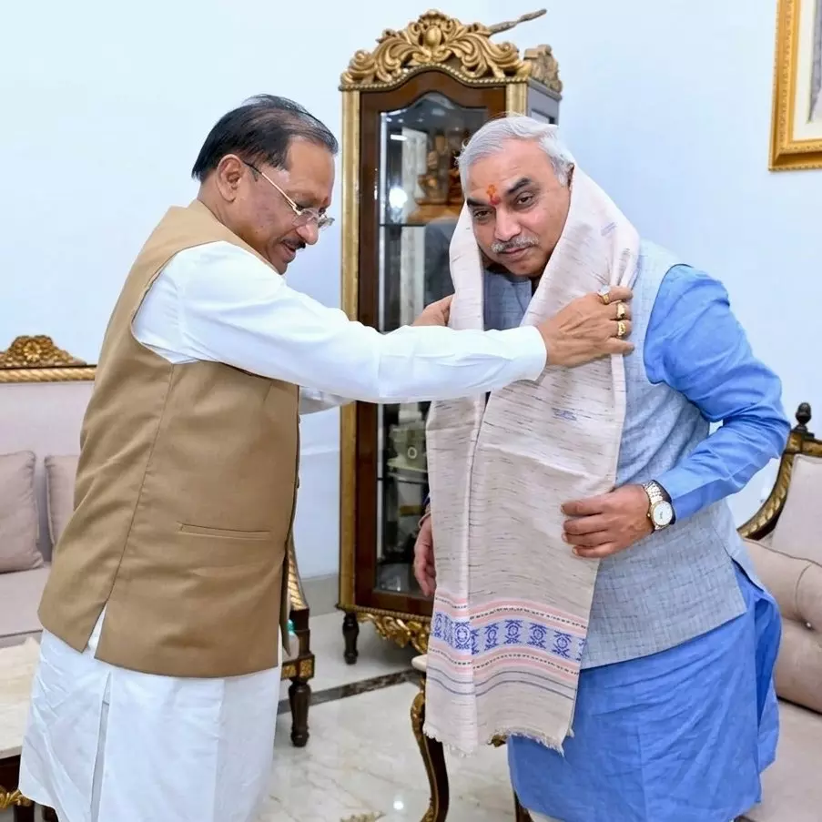 बीजेपी नेता शिवप्रकाश और CM साय की मुलाकात हुई बीजेपी नेता शिवप्रकाश और CM साय की मुलाकात हुई