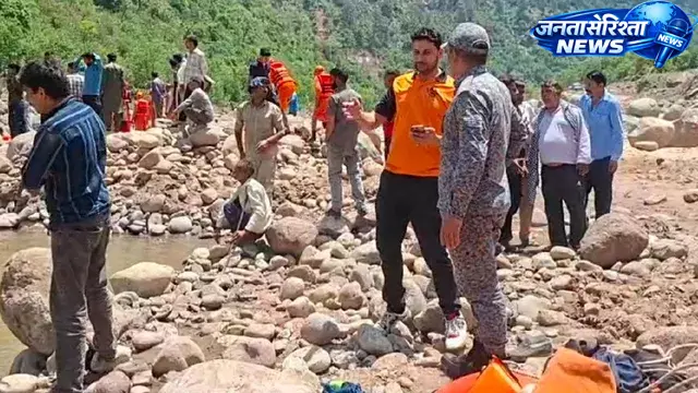Jammu : तवी नदी में दर्दनाक हादसा, मवेशियों को पानी पिलाने गई युवती डूबी, शव बरामद Jammu : तवी नदी में दर्दनाक हादसा, मवेशियों को पानी पिलाने गई युवती डूबी, शव बरामद