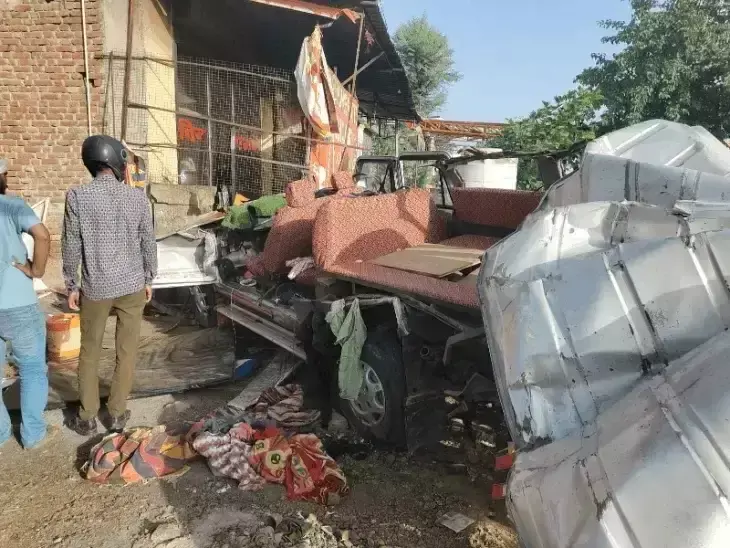 Jaipur: दर्दनाक हादसे में तीन की जान गई, नौ घायल अस्पताल में भर्ती Jaipur: दर्दनाक हादसे में तीन की जान गई, नौ घायल अस्पताल में भर्ती