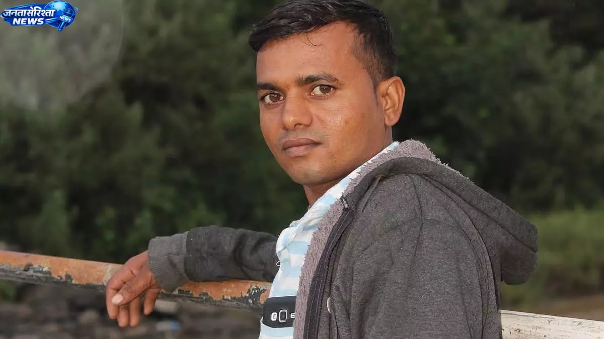 Igatpuri : बिजली के खंभे की चपेट में आने से युवक की मौत, ग्रामीणों का विरोध Igatpuri : बिजली के खंभे की चपेट में आने से युवक की मौत, ग्रामीणों का विरोध