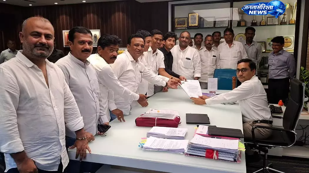 कुंभ रिंग रोड परियोजना पर किसानों की नाराज़गी, भूमि विवाद सुलझाने में MLA की पहल कुंभ रिंग रोड परियोजना पर किसानों की नाराज़गी, भूमि विवाद सुलझाने में MLA की पहल