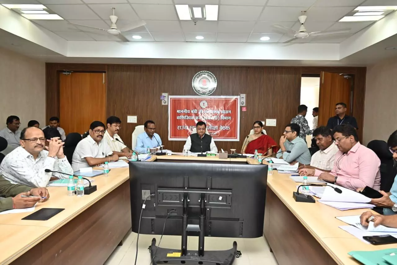 पड़ोसी राज्यों से आने वाली शराब रोक लगाने के दिए निर्देश पड़ोसी राज्यों से आने वाली शराब रोक लगाने के दिए निर्देश