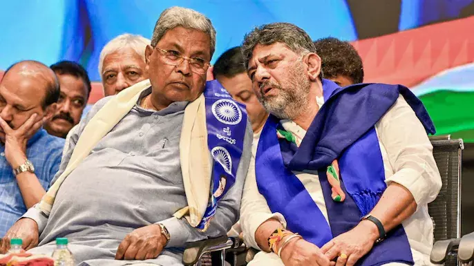 Karnataka: नेतृत्व बदलाव की अटकलों के बीच बैकवर्ड क्लासेस कमीशन की अहम बैठक Karnataka: नेतृत्व बदलाव की अटकलों के बीच बैकवर्ड क्लासेस कमीशन की अहम बैठक