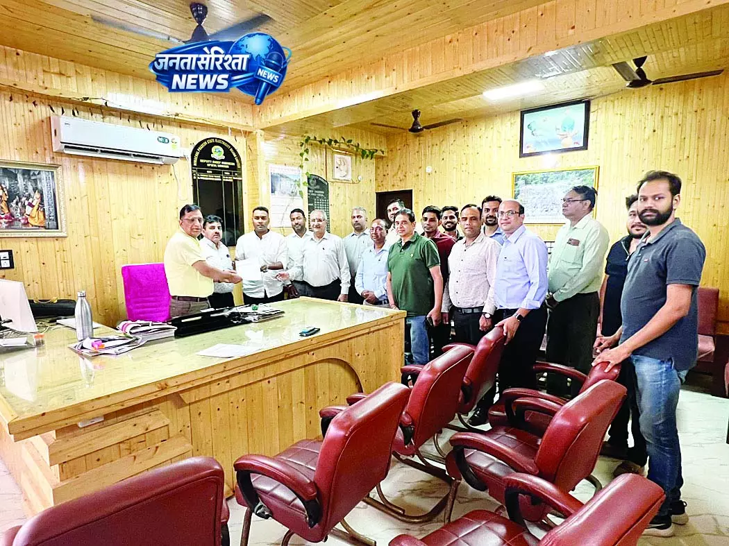 कालाअंब में बिजली कटौती से कारोबारी निराश कालाअंब में बिजली कटौती से कारोबारी निराश