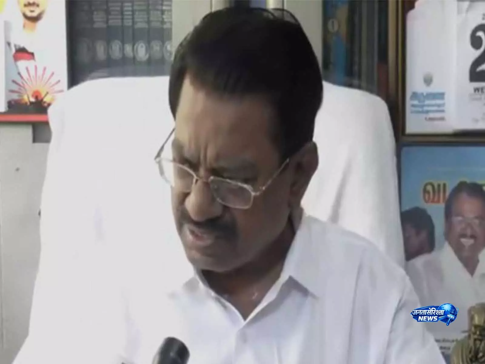 DMK नेता TKS Elangovan ने TVK पर हॉर्स-ट्रेडिंग का आरोप लगाया, AIADMK के 4 विधायक पार्टी छोड़कर चले गए DMK नेता TKS Elangovan ने TVK पर हॉर्स-ट्रेडिंग का आरोप लगाया, AIADMK के 4 विधायक पार्टी छोड़कर चले गए