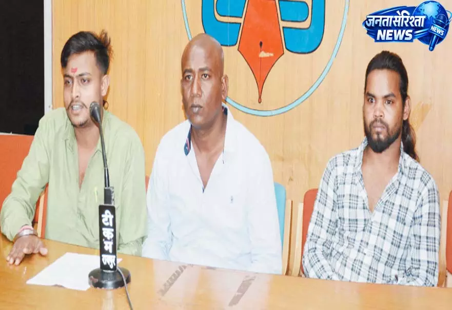 महादेव घाट एनीकट में युवक की डूबने से मौत, परिजनों ने जताई हत्या की आशंका महादेव घाट एनीकट में युवक की डूबने से मौत, परिजनों ने जताई हत्या की आशंका