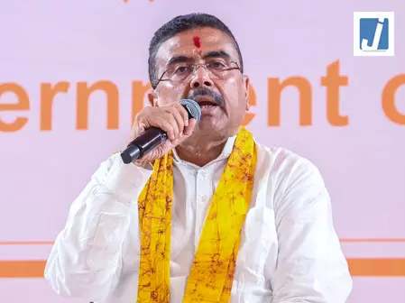 मुख्यमंत्री सुवेंदु अधिकारी का दावा: लगभग 30 लाख अवैध लाभार्थियों को योजना का लाभ मिला मुख्यमंत्री सुवेंदु अधिकारी का दावा: लगभग 30 लाख अवैध लाभार्थियों को योजना का लाभ मिला