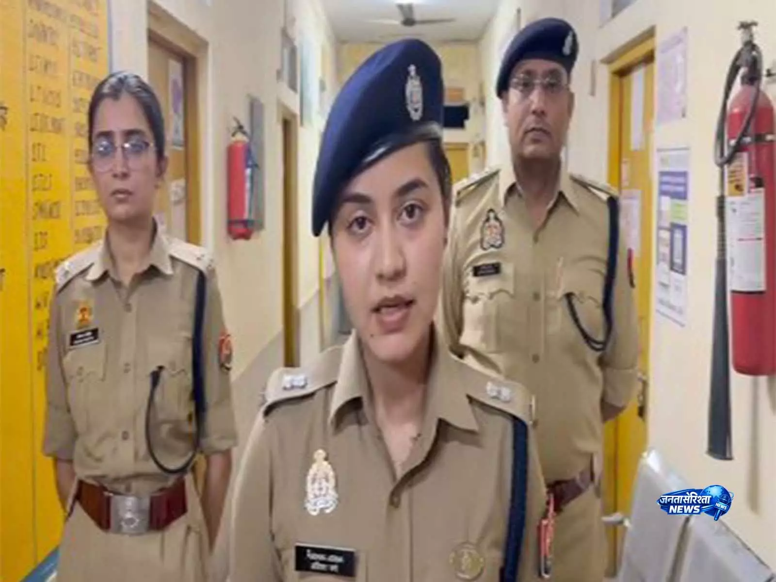Uttar Pradesh: पुलिस ने अगवा किए गए मासूम को बचाया, मुठभेड़ में अपहरणकर्ता घायल Uttar Pradesh: पुलिस ने अगवा किए गए मासूम को बचाया, मुठभेड़ में अपहरणकर्ता घायल