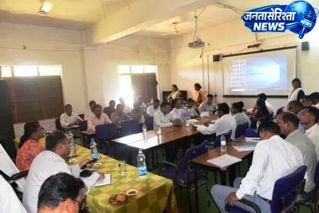 कलेक्टर ने समय-सीमा की बैठक लेकर योजनाओं की प्रगति की समीक्षा की कलेक्टर ने समय-सीमा की बैठक लेकर योजनाओं की प्रगति की समीक्षा की