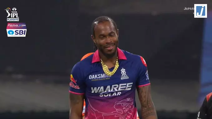 Eliminator IPL 2026: 243 रन के लक्ष्य का पीछा करते हुए SRH को पहले ही ओवर में झटका Eliminator IPL 2026: 243 रन के लक्ष्य का पीछा करते हुए SRH को पहले ही ओवर में झटका